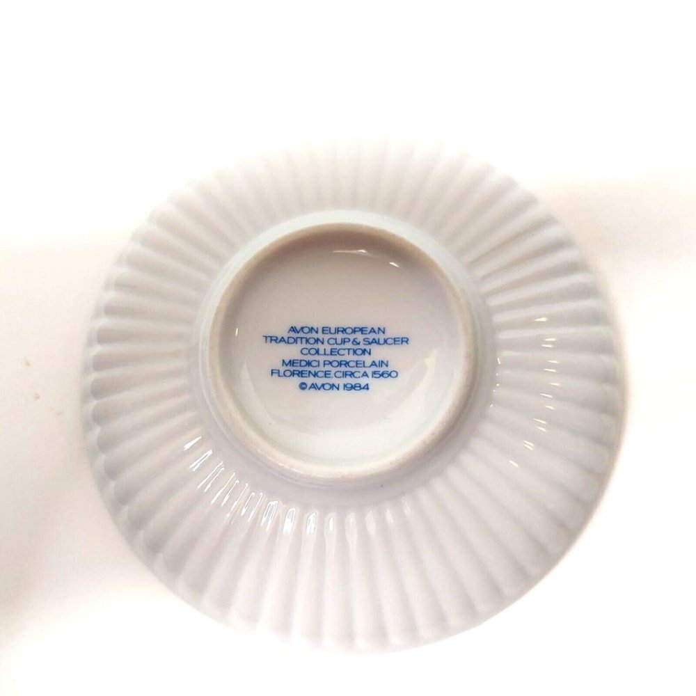 VTG 1984 Avon European Tradition Miniature Cup & Saucer Set Medici Porcelain - Picture 10 of 13